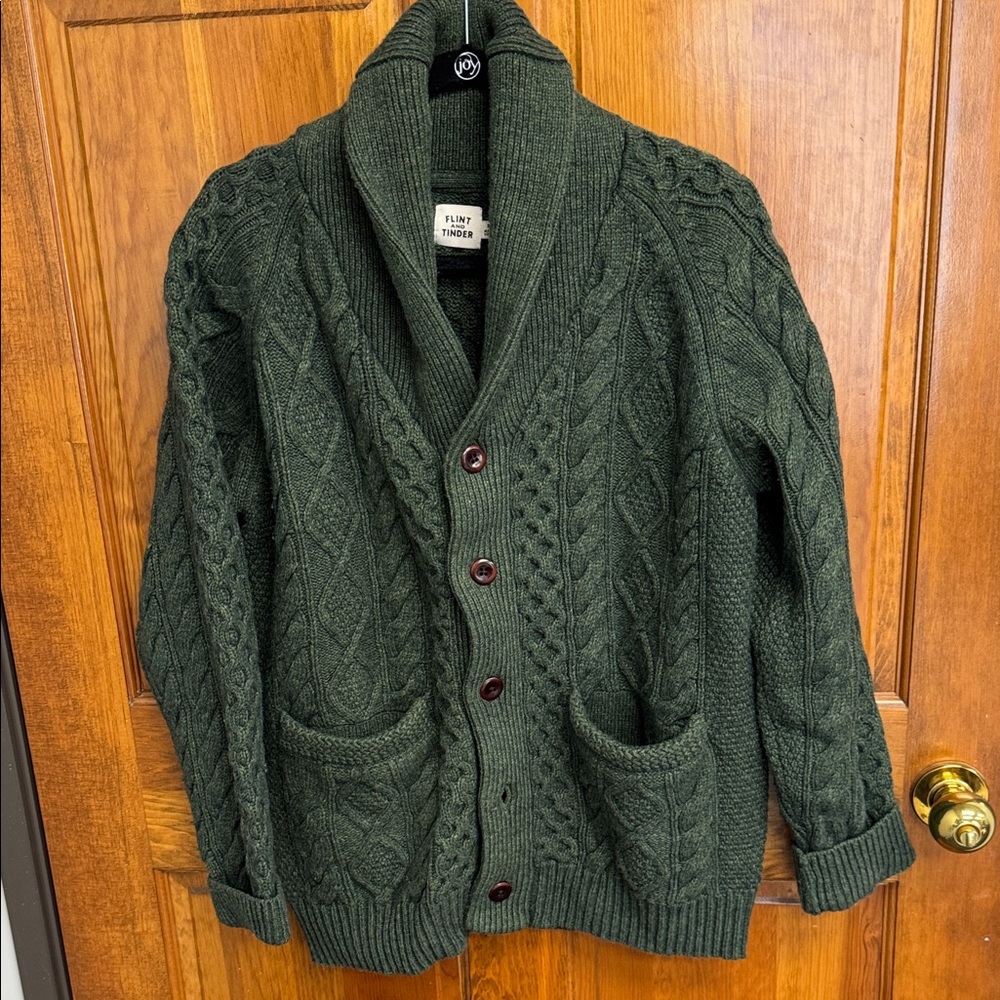 Flint & Tinder Men’s Aran Cable Knit Cardigan Sweater size medium heather pine